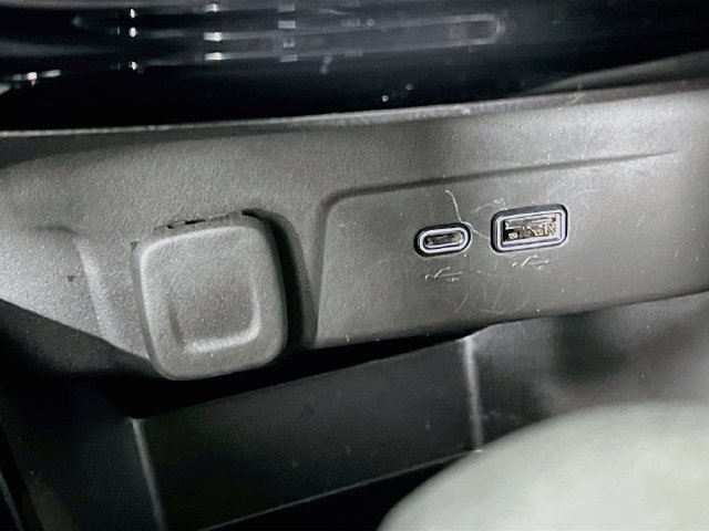 Used 2025 Chevrolet Trax ACTIV w/ Driver Confidence Package FWD image 20