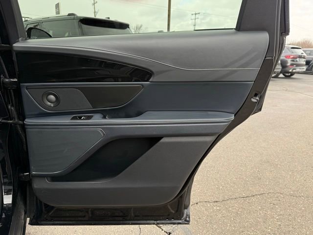 Used 2025 Lincoln Nautilus Reserve image 25