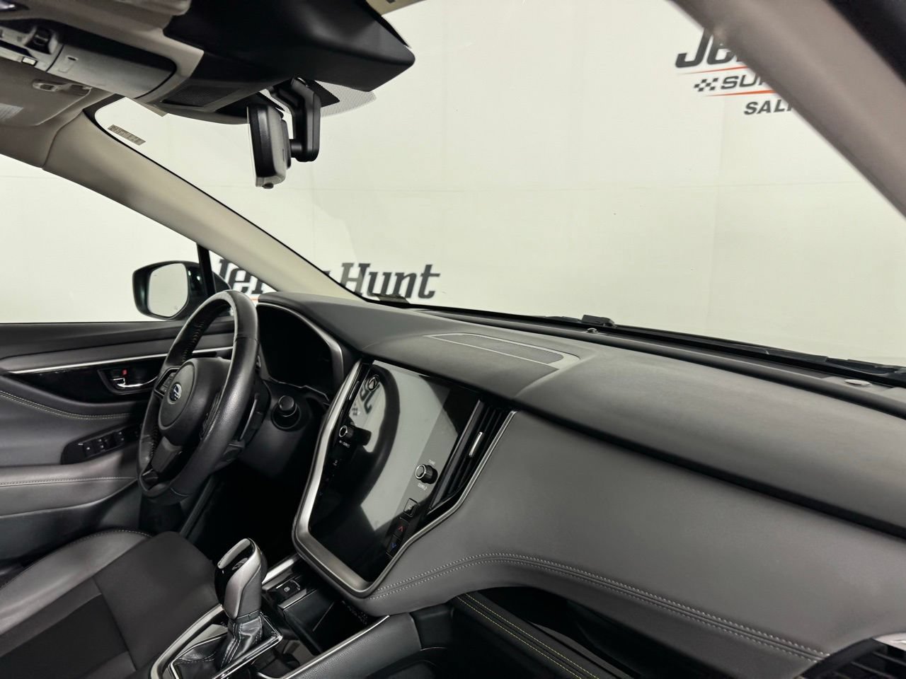 Used 2025 Subaru Outback Onyx Edition AWD/4WD image 32