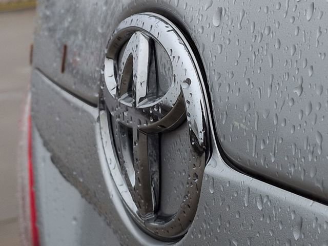 Used 2011 Toyota Camry image 23