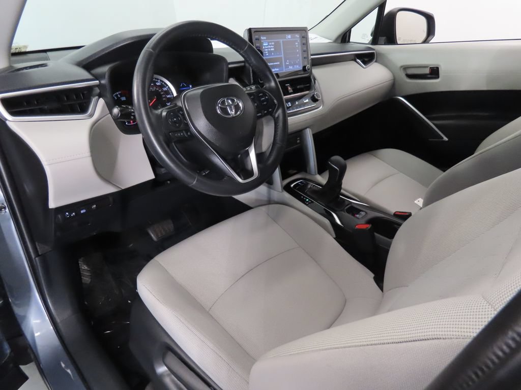 Used 2022 Toyota Corolla Cross LE AWD/4WD image 4