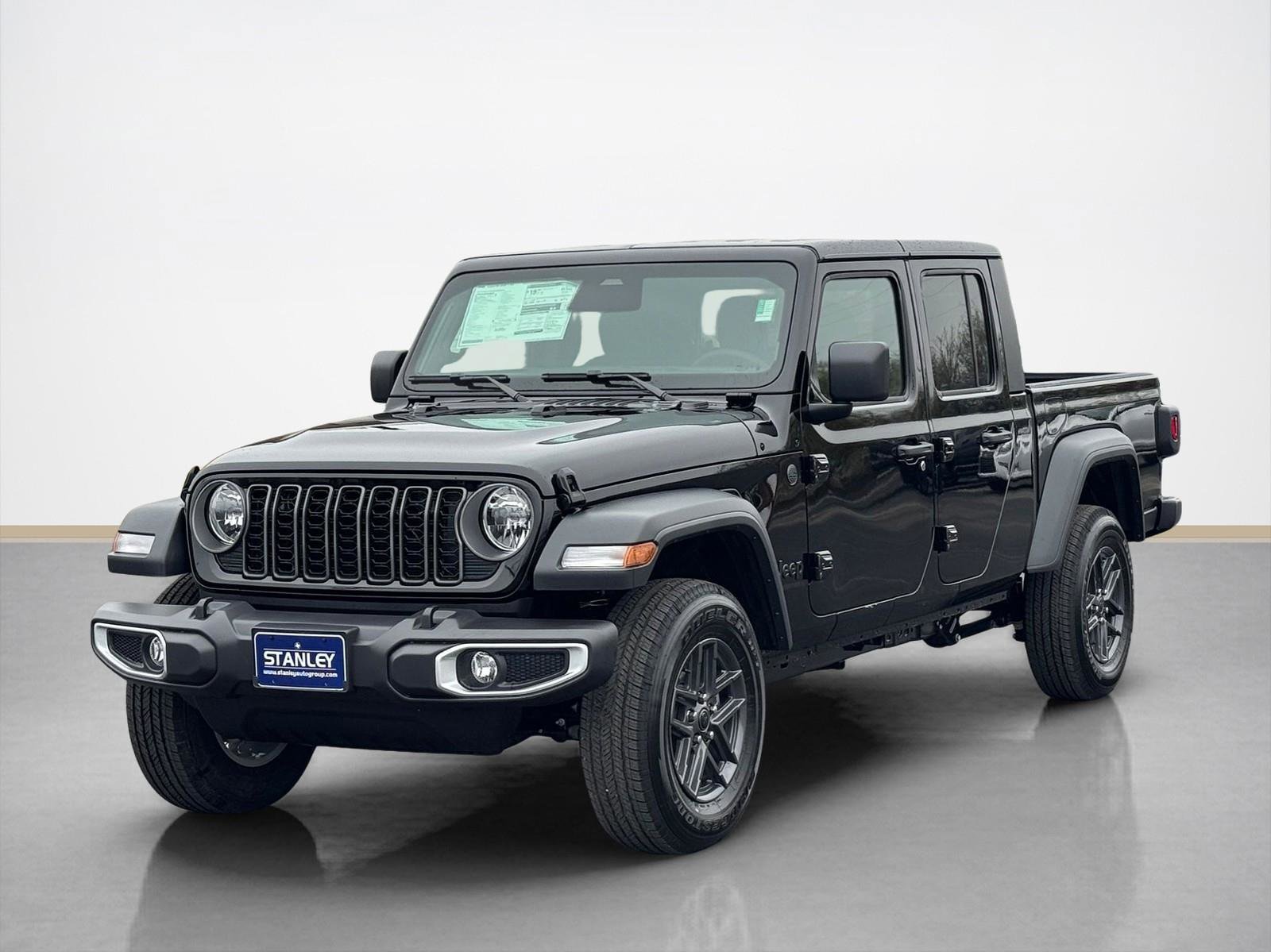New 2026 Jeep Gladiator Sport image 3