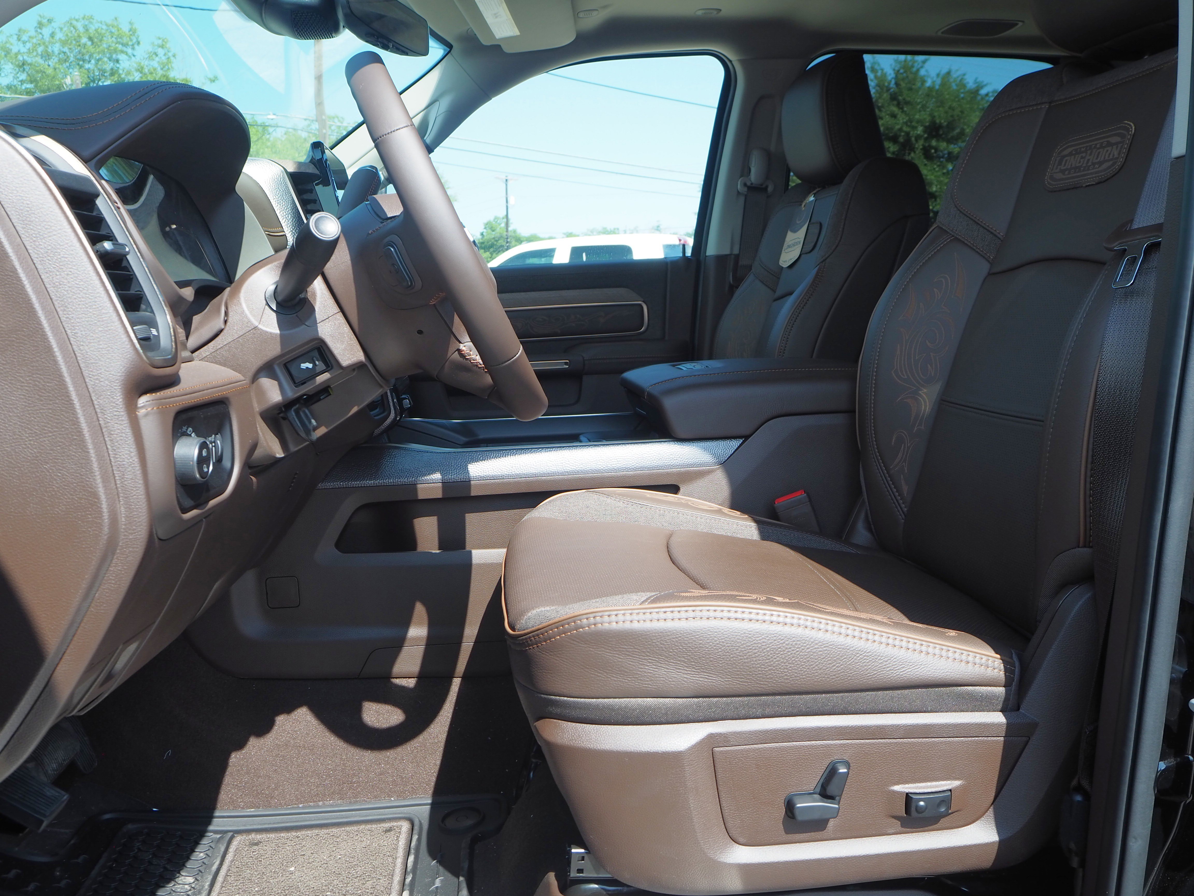 New 2025 RAM 2500 Limited AWD/4WD image 10