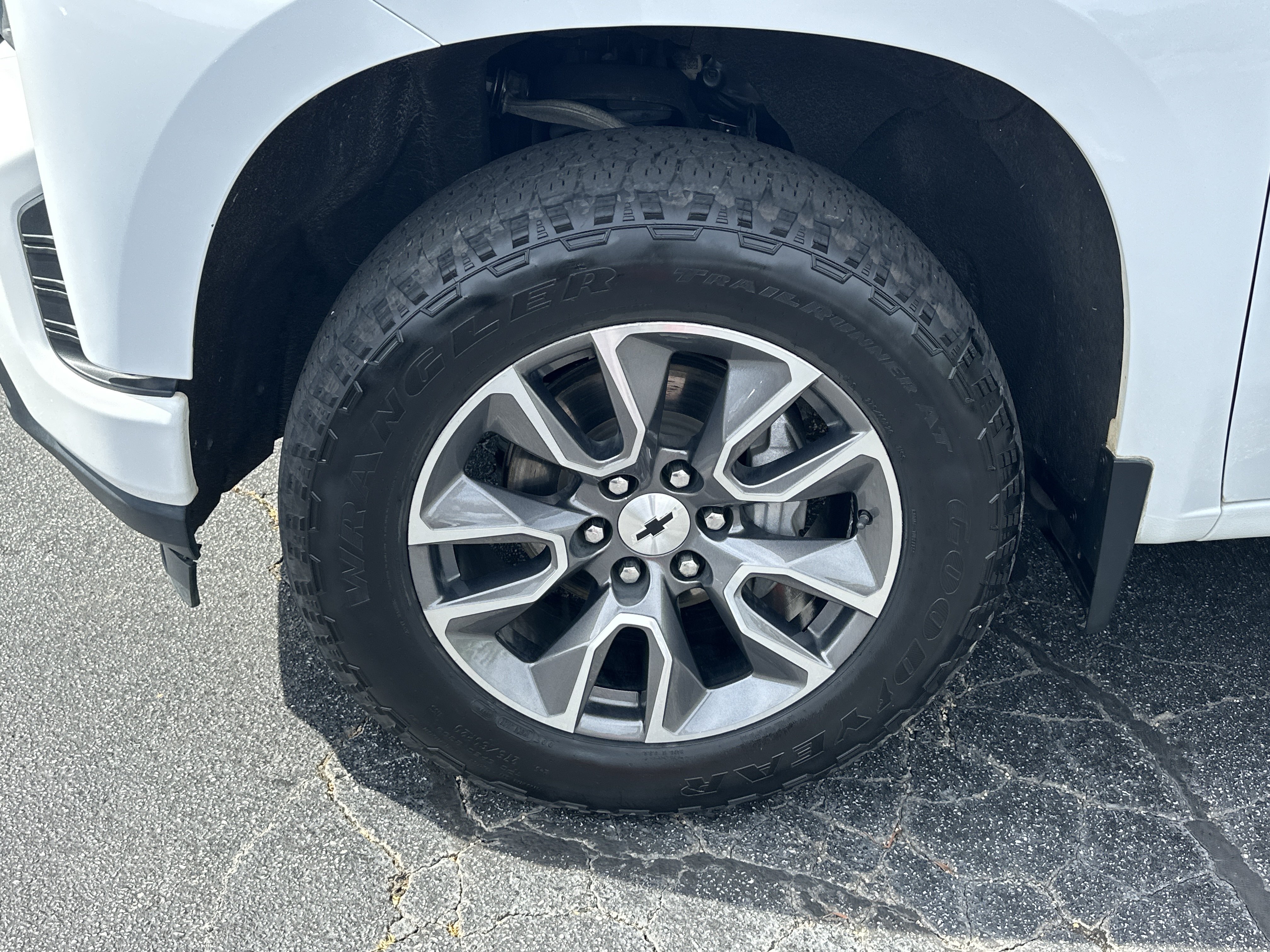 Used 2019 Chevrolet Silverado 1500 RST AWD/4WD image 13