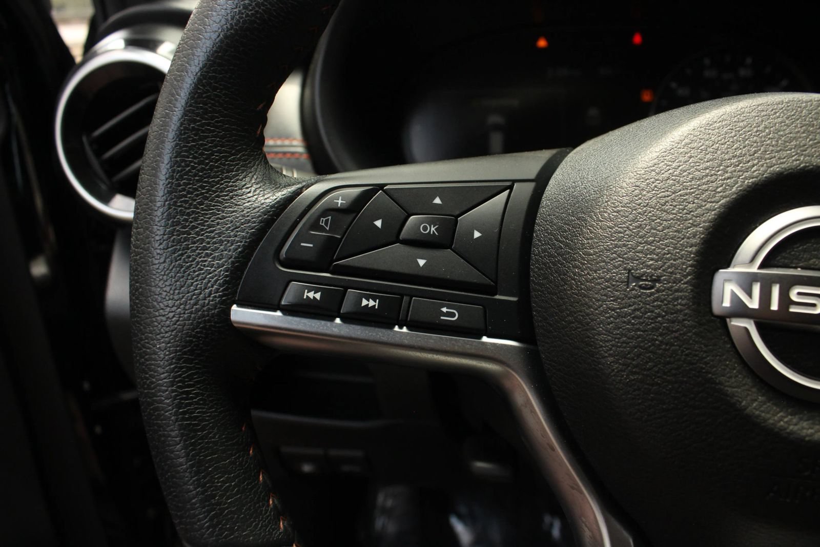 Used 2024 Nissan Kicks SR FWD image 29