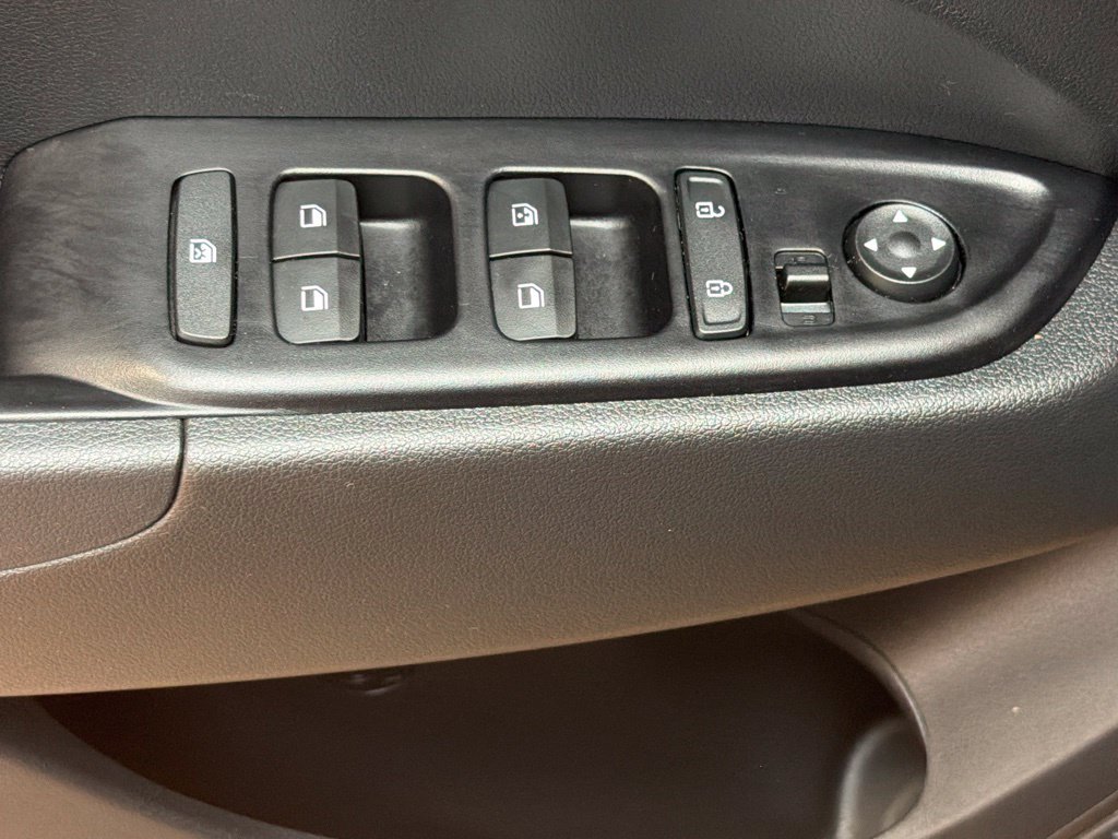 Certified 2026 Hyundai Venue SEL FWD image 21