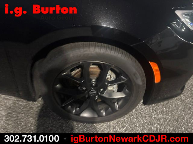 Used 2025 Chrysler Pacifica Limited FWD image 7