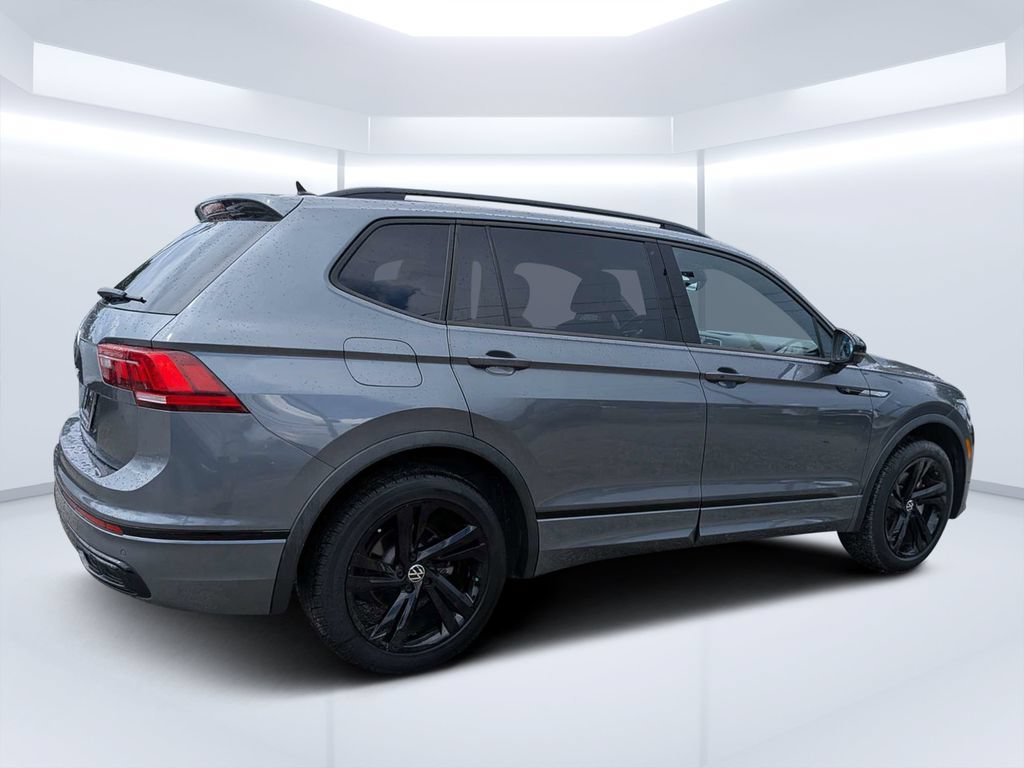 Used 2023 Volkswagen Tiguan SE R-Line FWD image 3