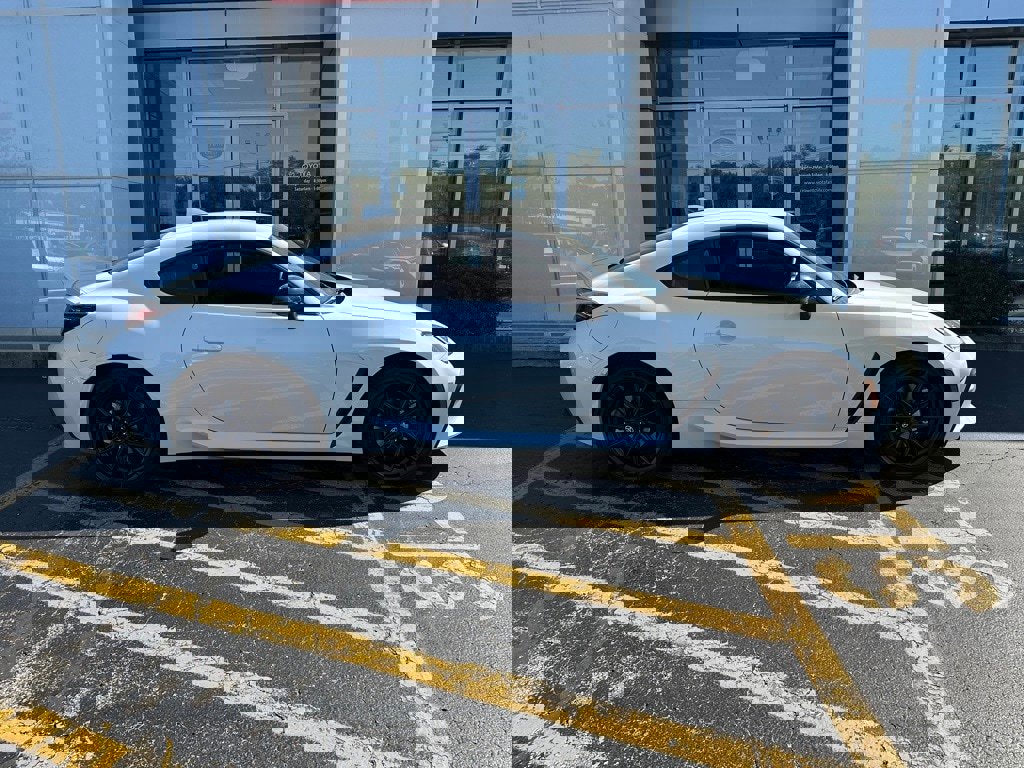 New 2025 Toyota GR86 Premium image 4