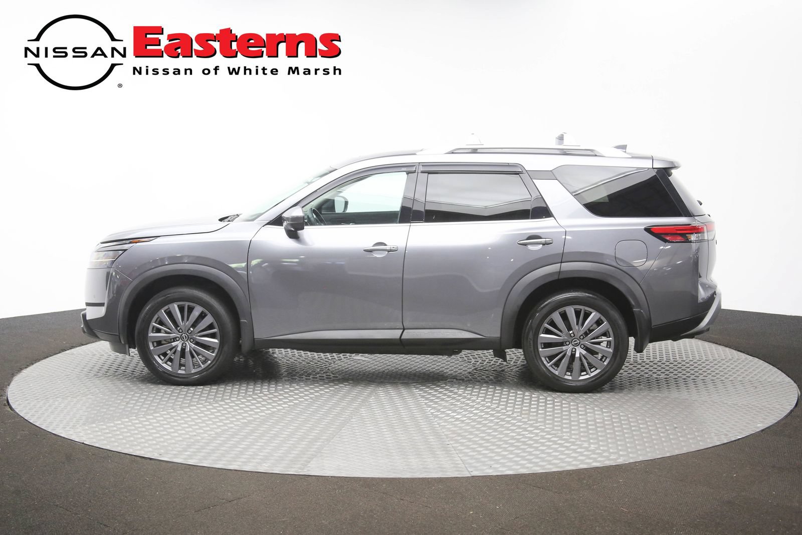 Used 2024 Nissan Pathfinder SL AWD/4WD image 60
