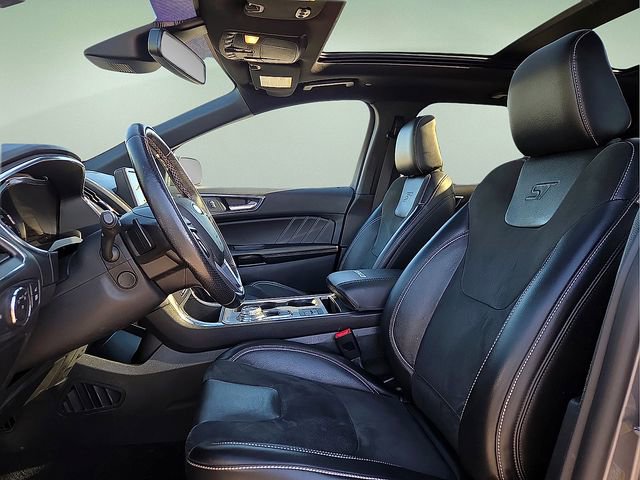 Used 2021 Ford Edge ST w/ Equipment Group 401A AWD/4WD image 16