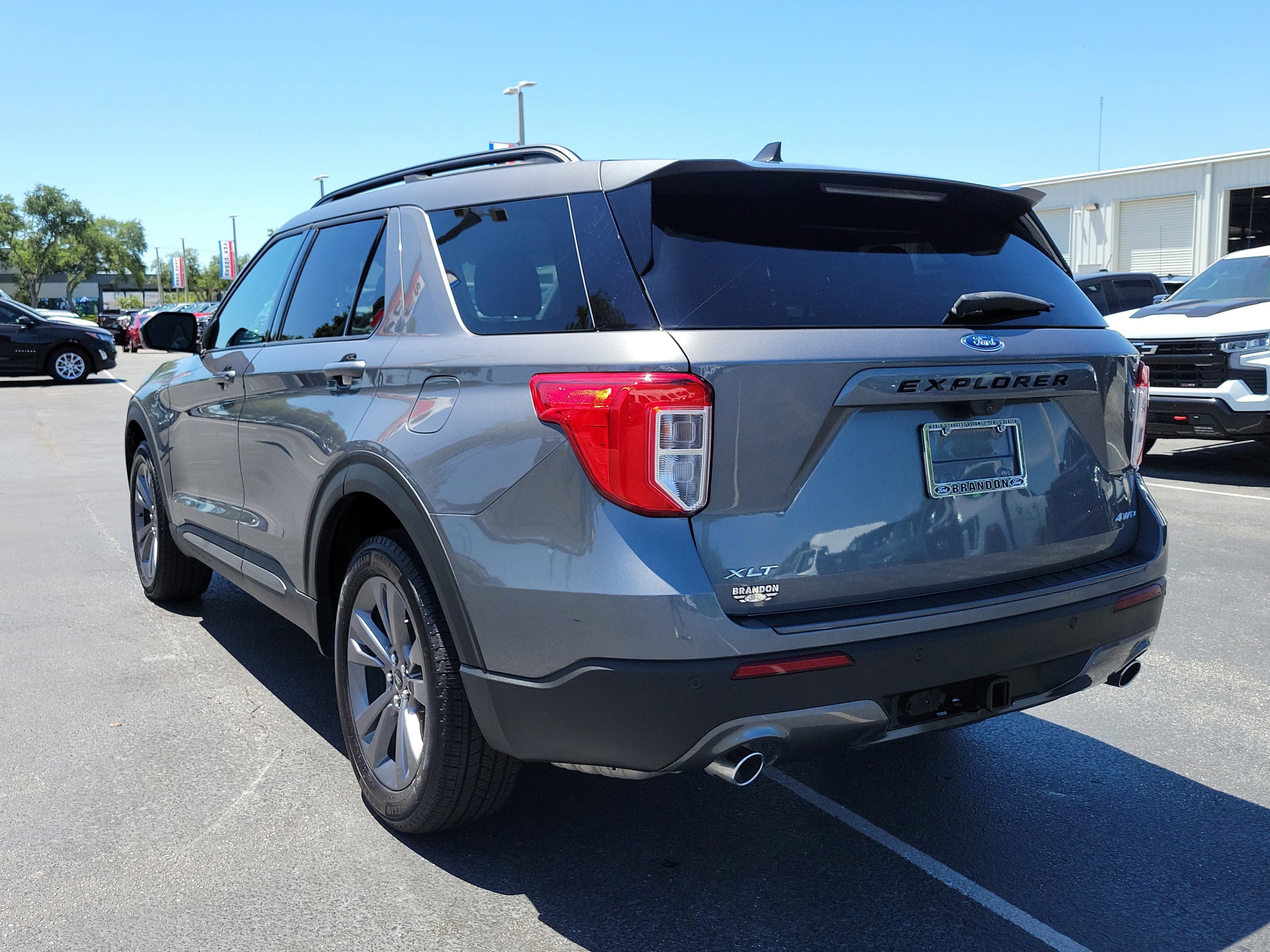 Certified 2023 Ford Explorer XLT w/ Equipment Group 202A AWD/4WD image 7