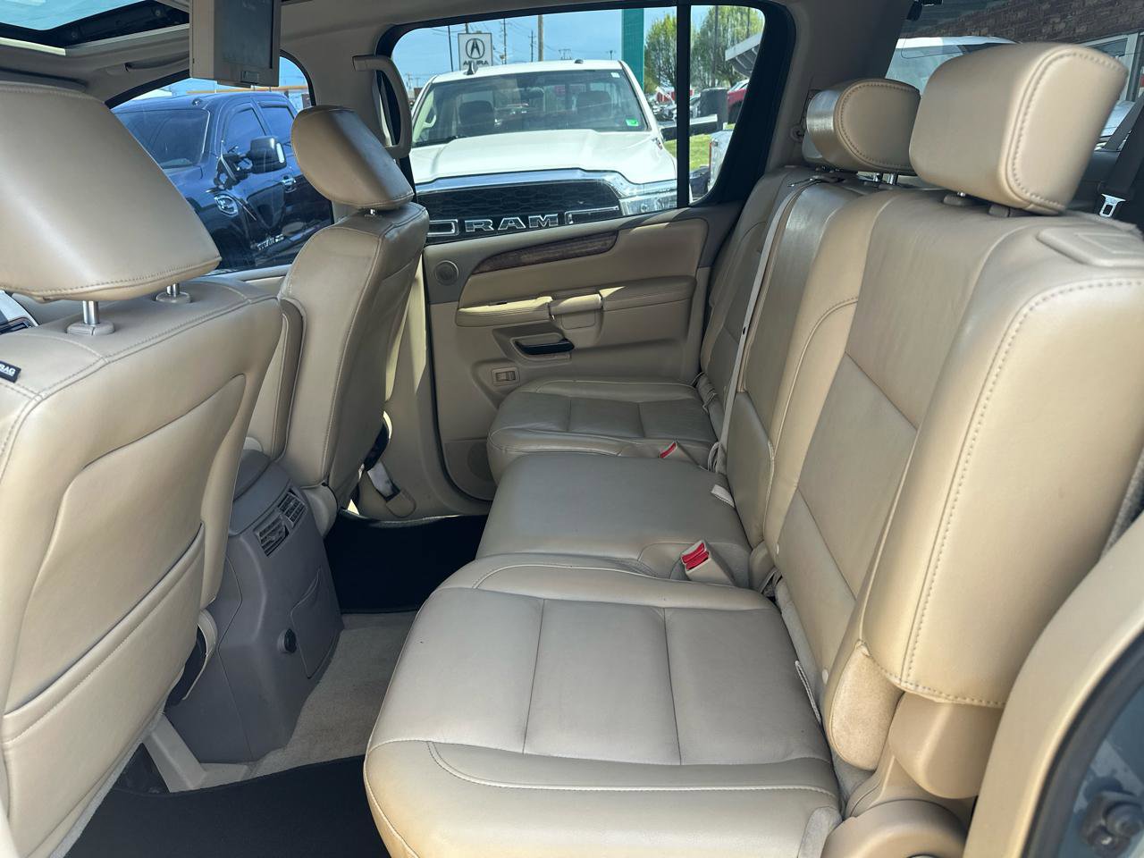 Used 2011 Nissan Armada Platinum image 19