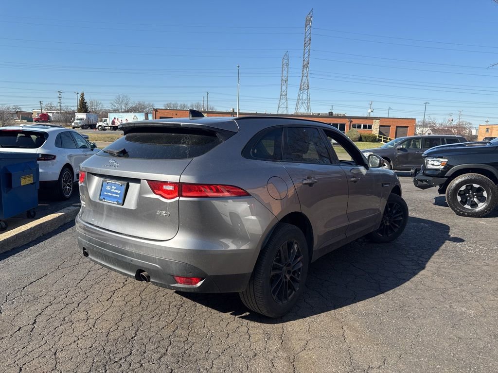 Used 2020 Jaguar F-PACE Premium image 4