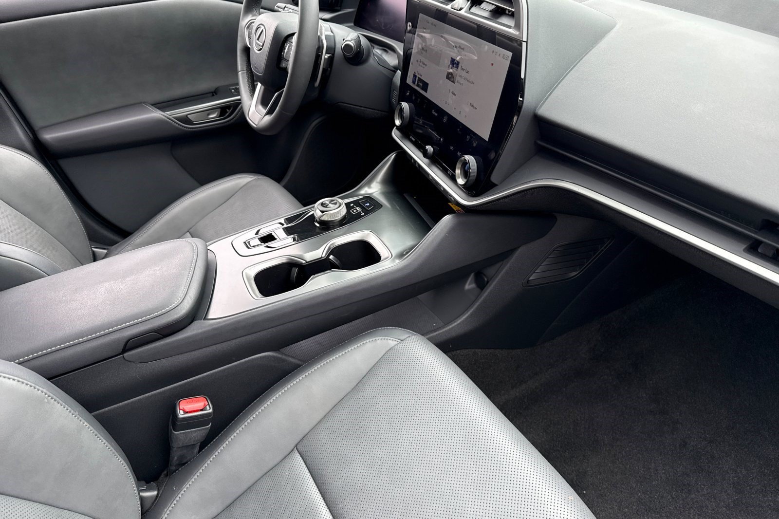 Certified 2023 Lexus RZ 450e Premium w/ Technology Package AWD/4WD image 32