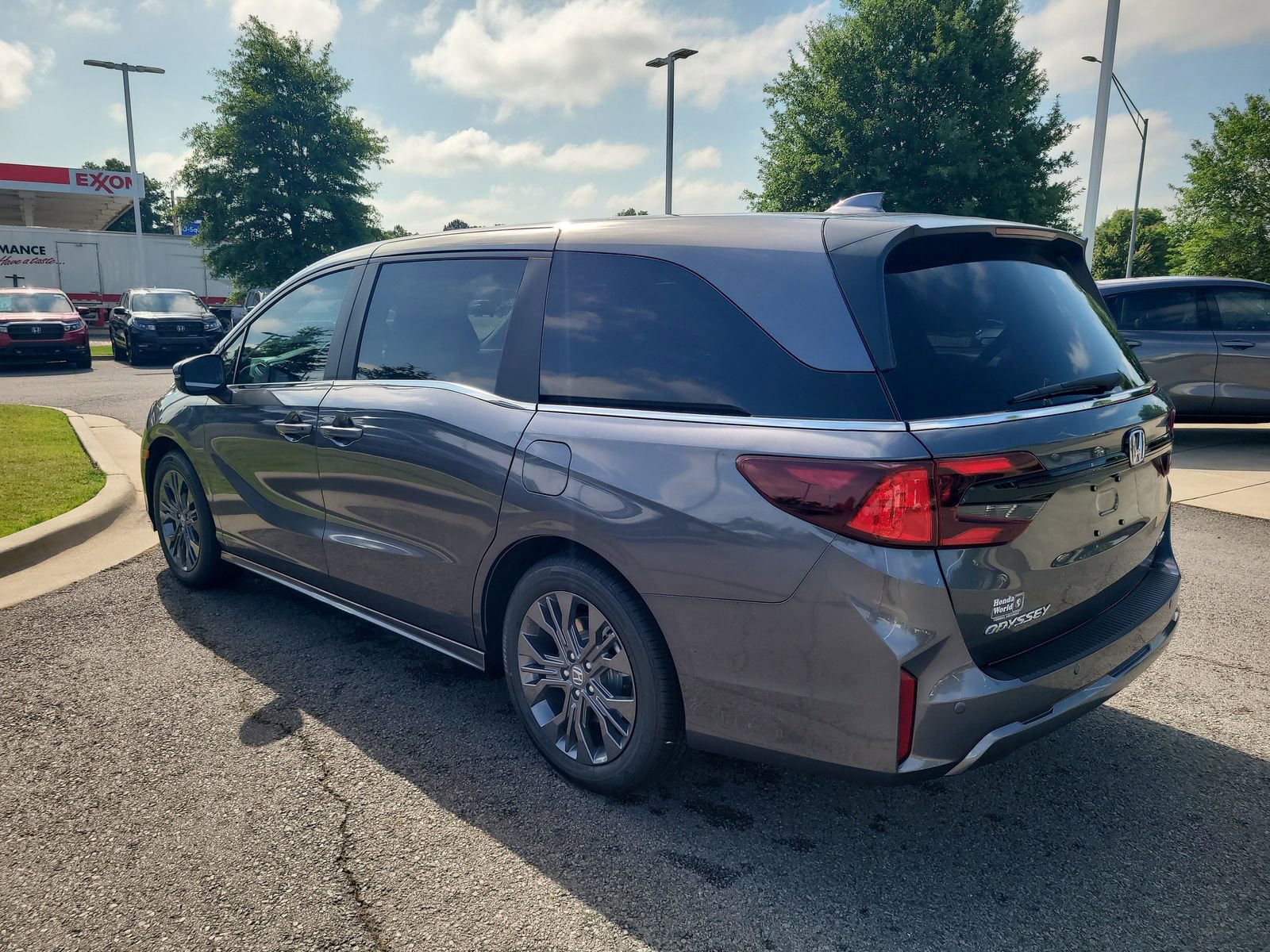 New 2026 Honda Odyssey Touring image 5