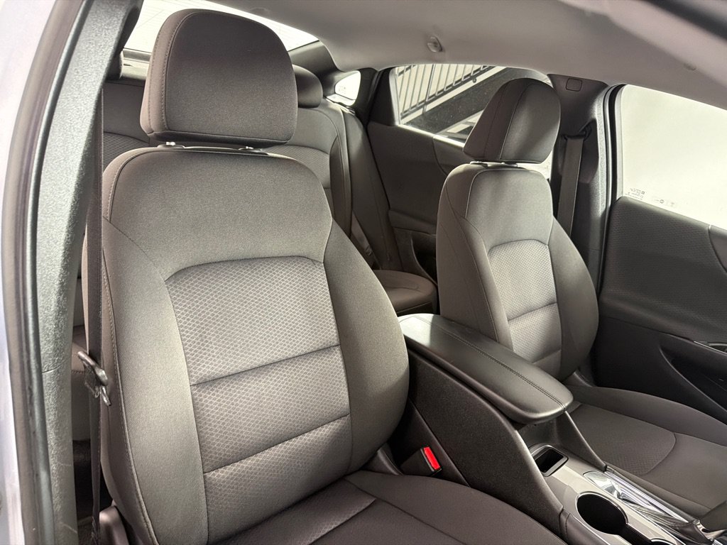 Used 2018 Chevrolet Malibu LT FWD image 21