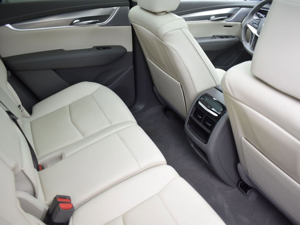 Certified 2023 Cadillac XT5 Premium Luxury image 30