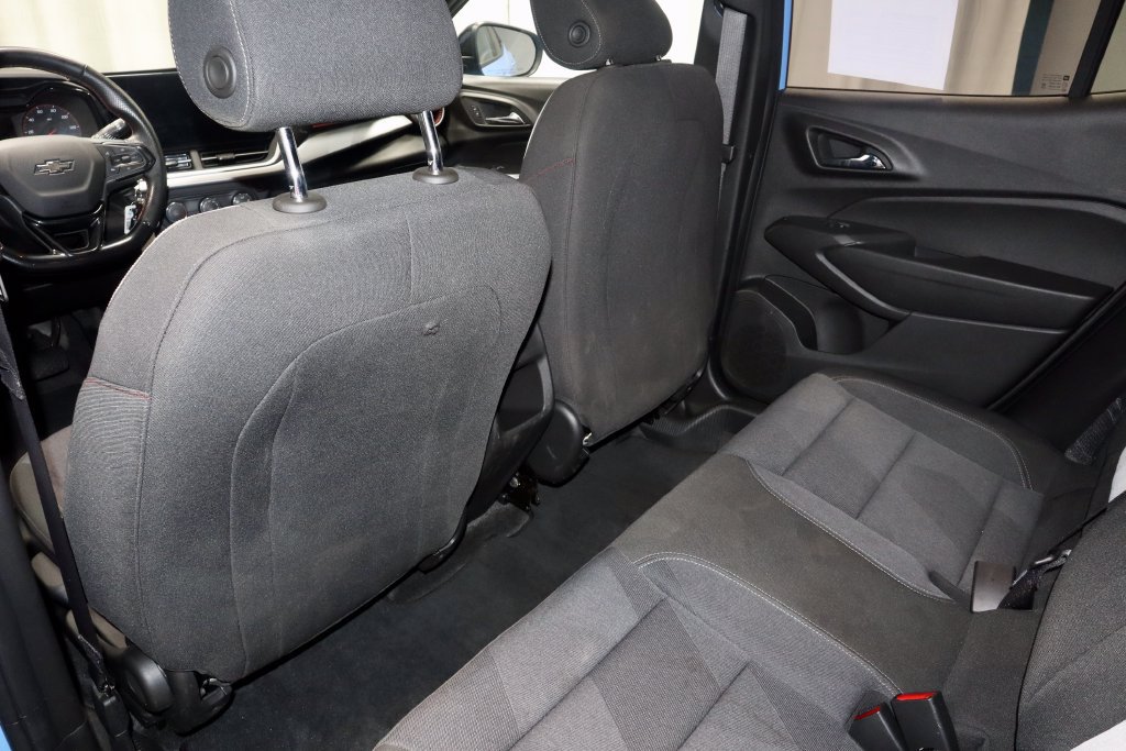Used 2024 Chevrolet Trax RS w/ Driver Confidence Package FWD image 21