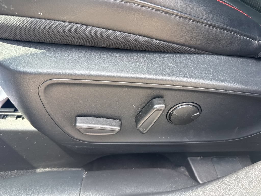 Used 2024 Ford Escape ST-Line w/ Tech Pack #1 AWD/4WD image 8