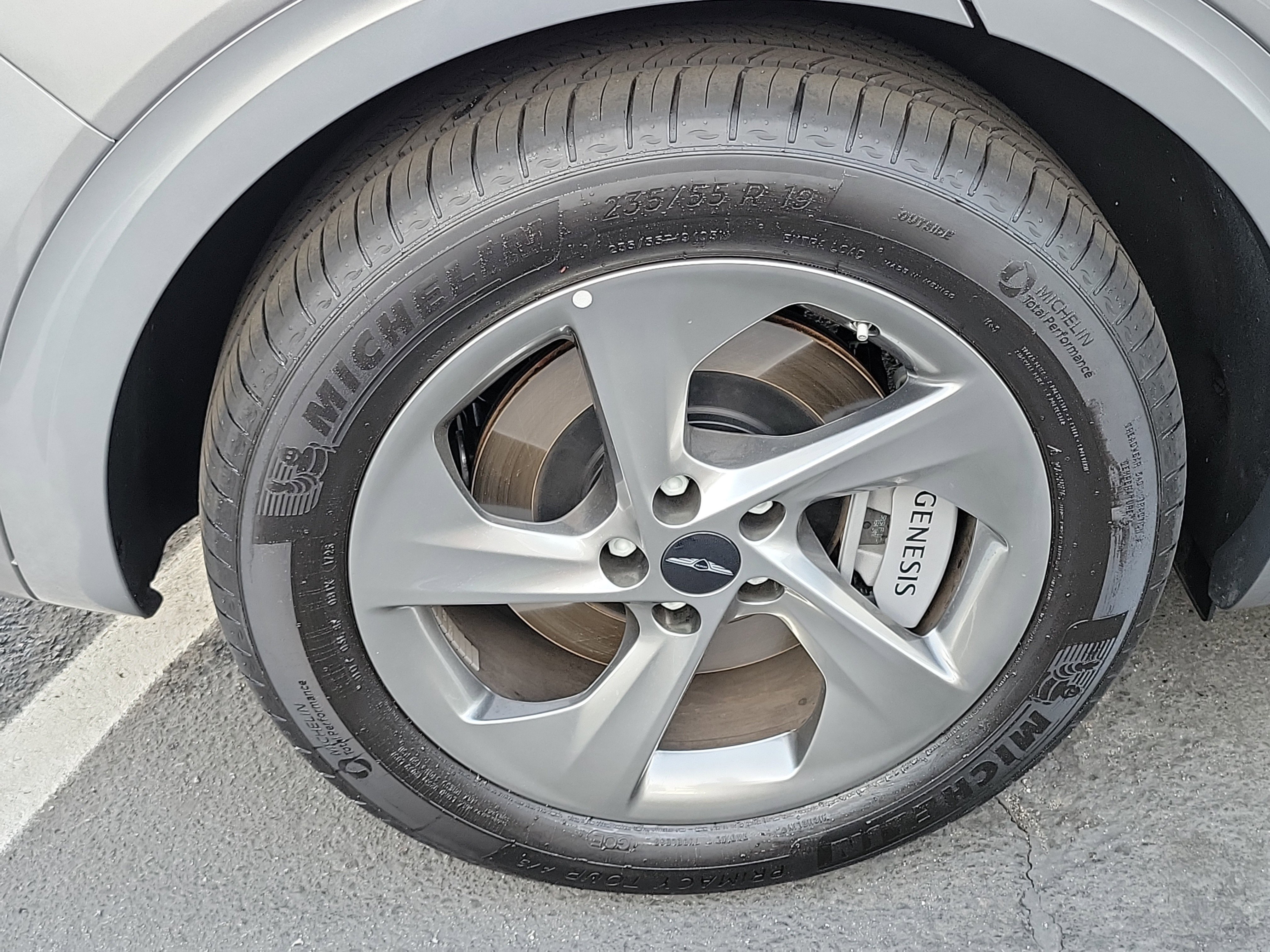 Certified 2026 Genesis GV70 2.5T Advanced image 24