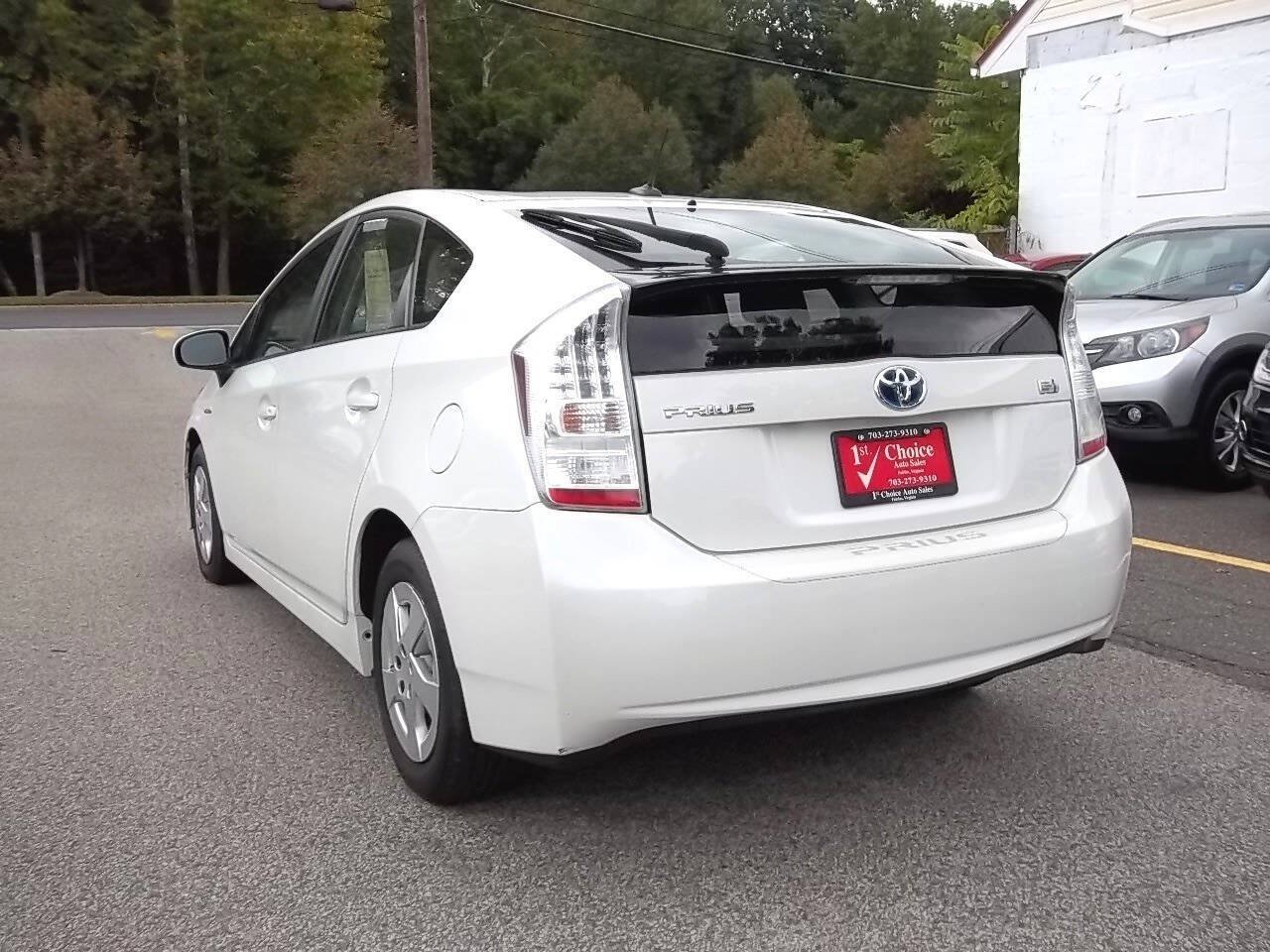 Used 2011 Toyota Prius Two FWD image 2