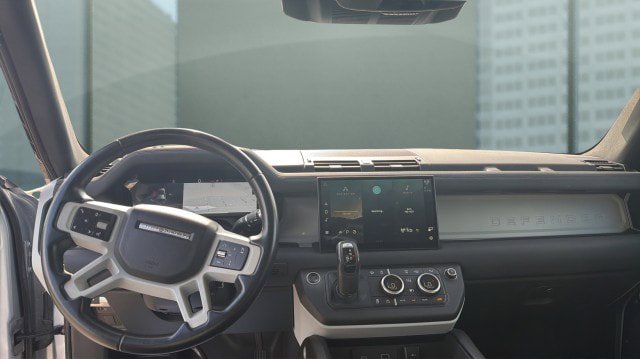 Used 2022 Land Rover Defender 110 X-Dynamic SE AWD/4WD image 21