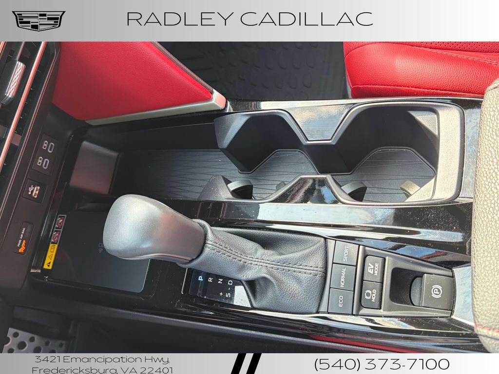 Used 2025 Toyota Camry XSE FWD image 9