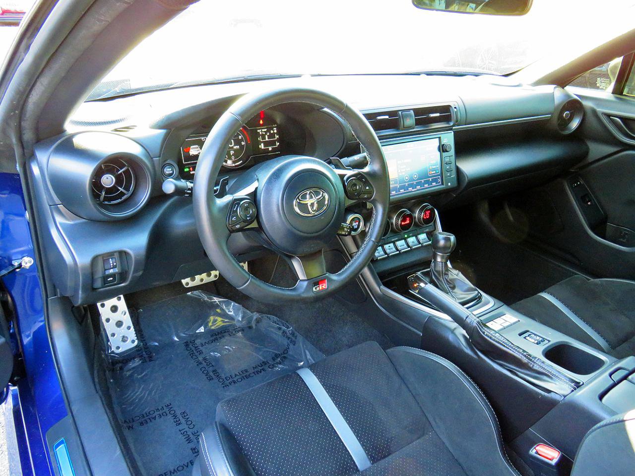 Used 2023 Toyota GR86 Premium w/ ALL Weather Mat Package (TMS) RWD image 12