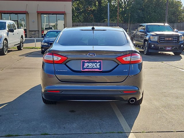 Used 2015 Ford Fusion SE FWD image 7