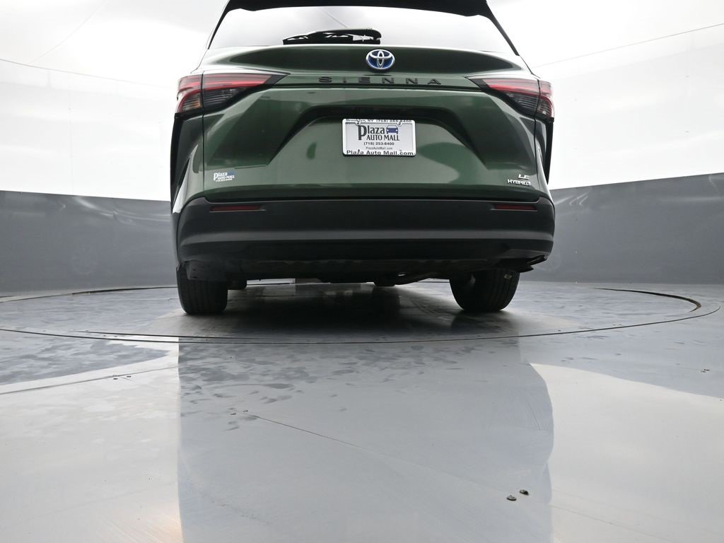 Certified 2021 Toyota Sienna LE image 31