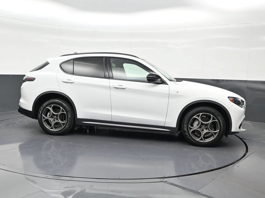 Used 2024 Alfa Romeo Stelvio Ti AWD/4WD image 7