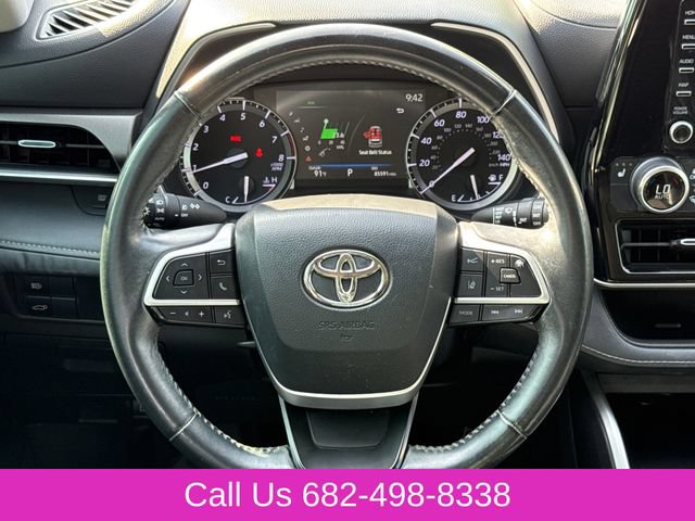 Used 2022 Toyota Highlander XLE FWD image 14
