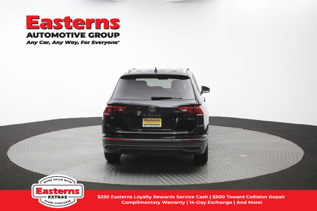 Used 2023 Volkswagen Tiguan SE AWD/4WD image 38
