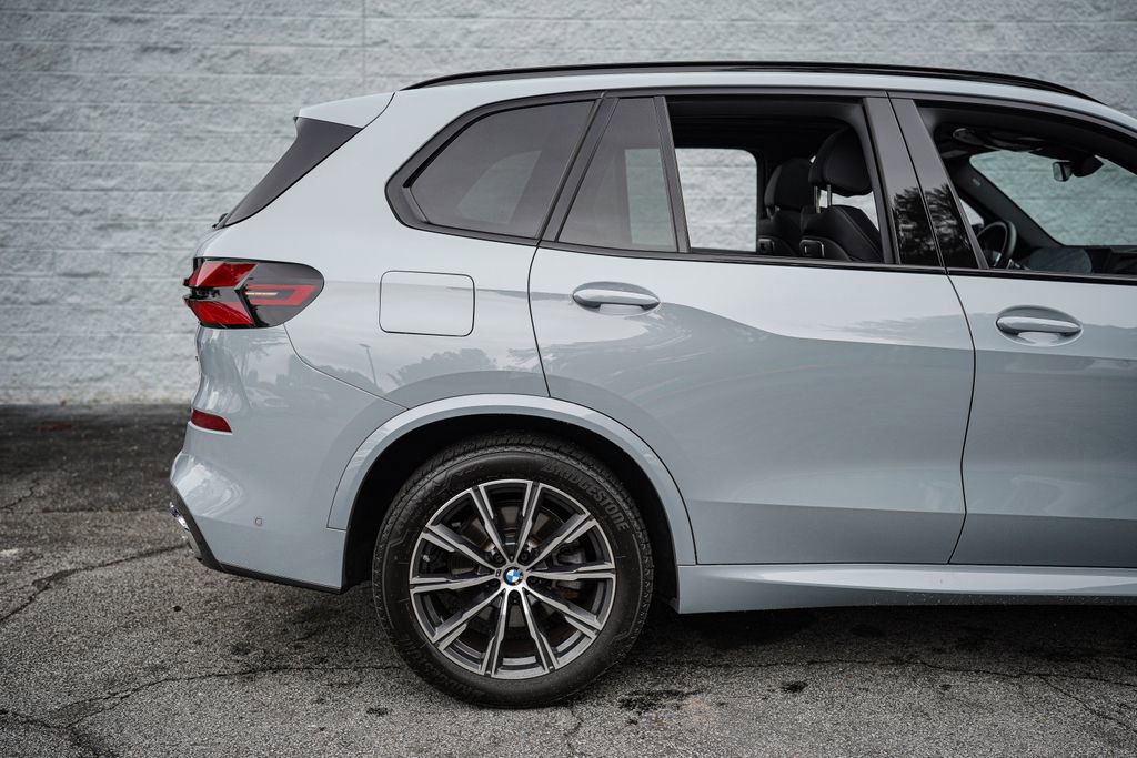 Used 2024 BMW X5 xDrive40i w/ M Sport Package AWD/4WD image 15