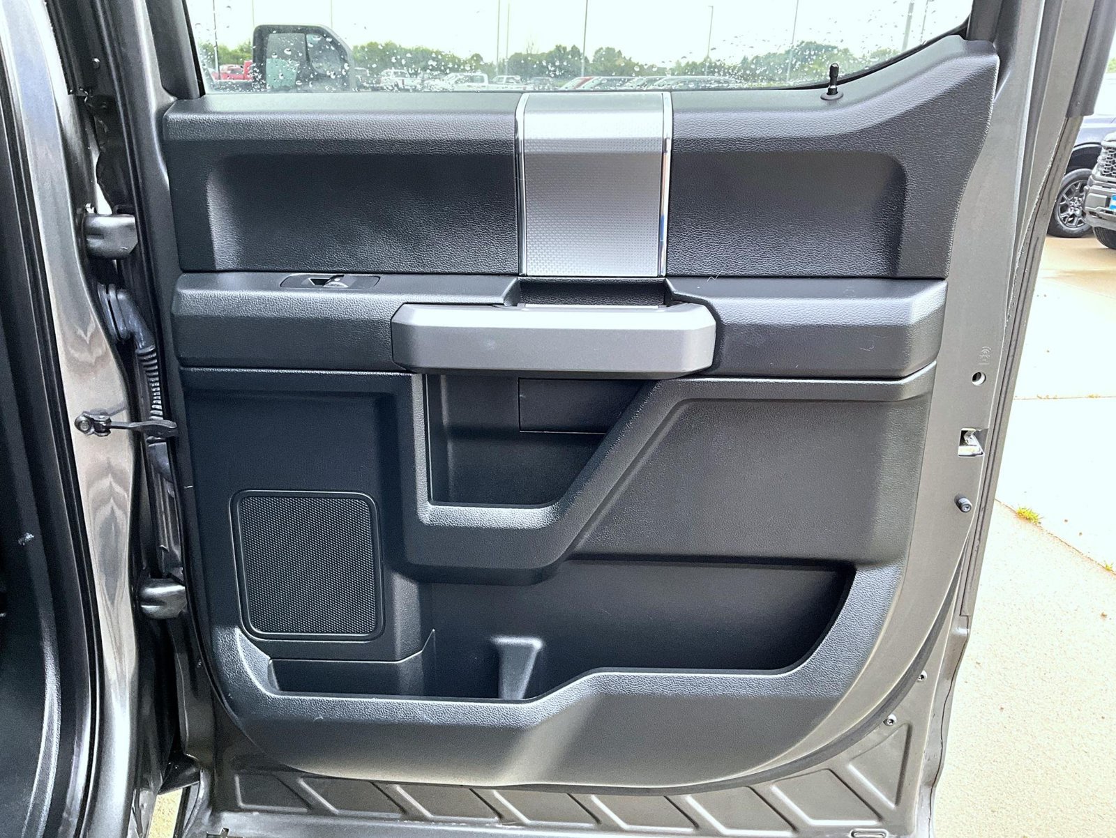 Used 2016 Ford F150 XLT w/ Equipment Group 301A Mid RWD image 19