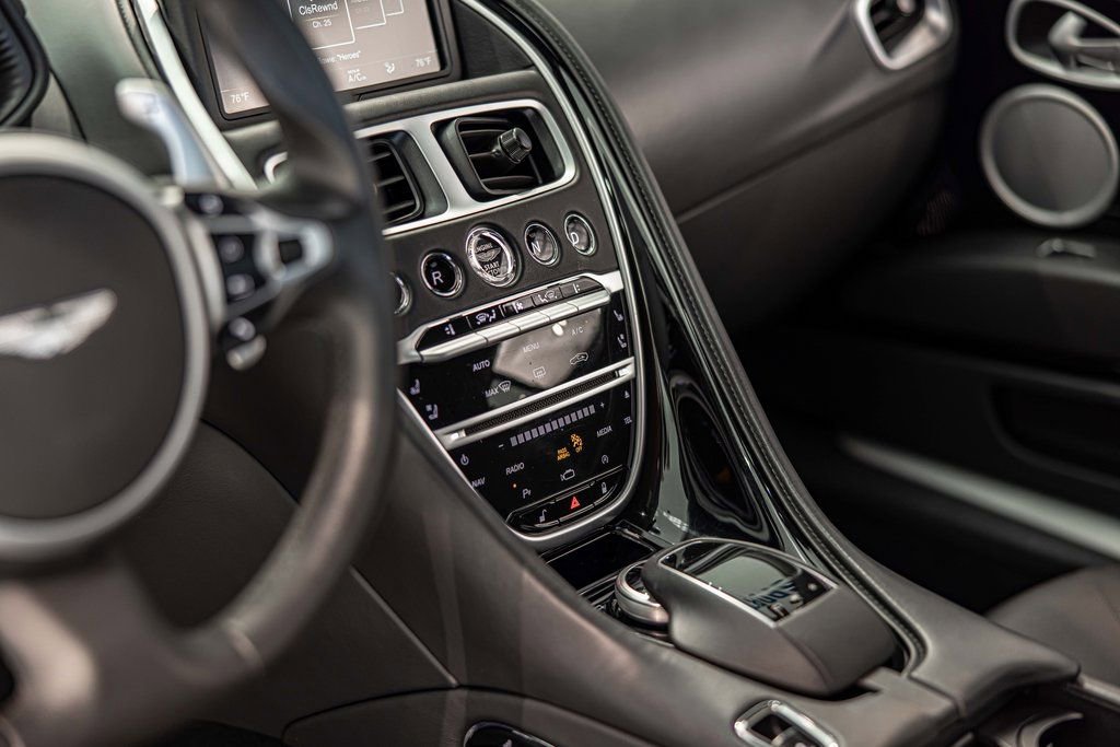 Used 2020 Aston Martin DB11 Coupe image 19
