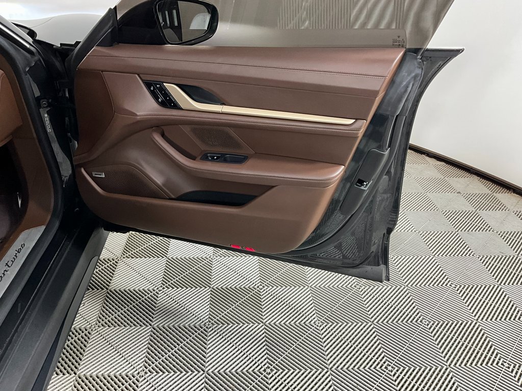 Used 2020 Porsche Taycan Turbo image 22