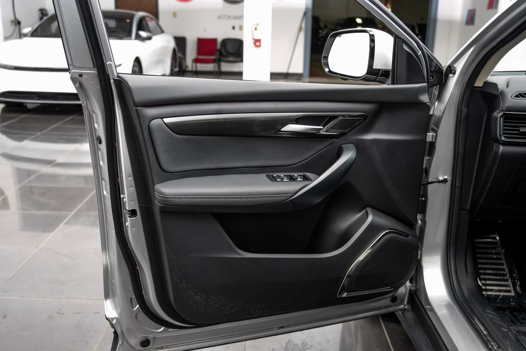 Used 2023 VinFast VF 8 Eco AWD/4WD image 53
