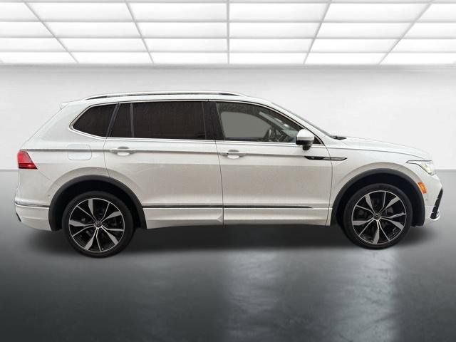 Used 2022 Volkswagen Tiguan SEL R-Line image 4