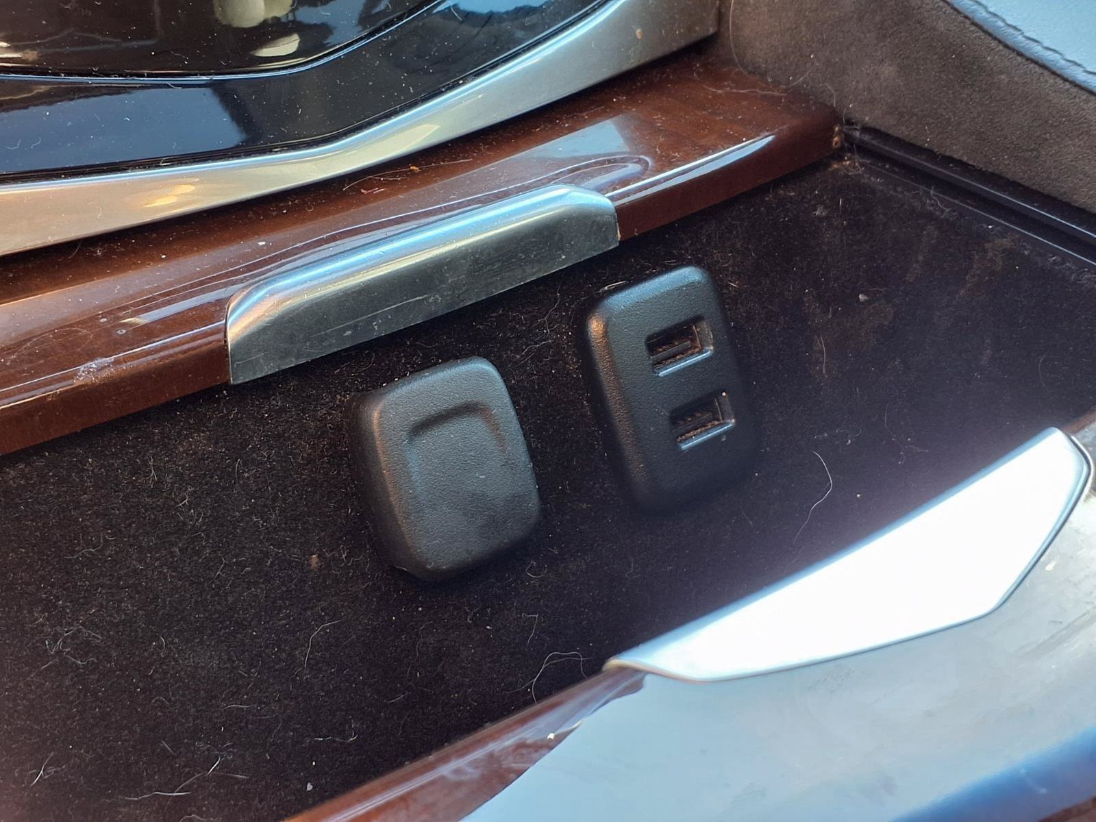 Used 2019 Cadillac Escalade Premium Luxury AWD/4WD image 11