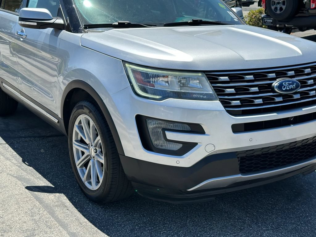 Used 2017 Ford Explorer Limited AWD/4WD image 14