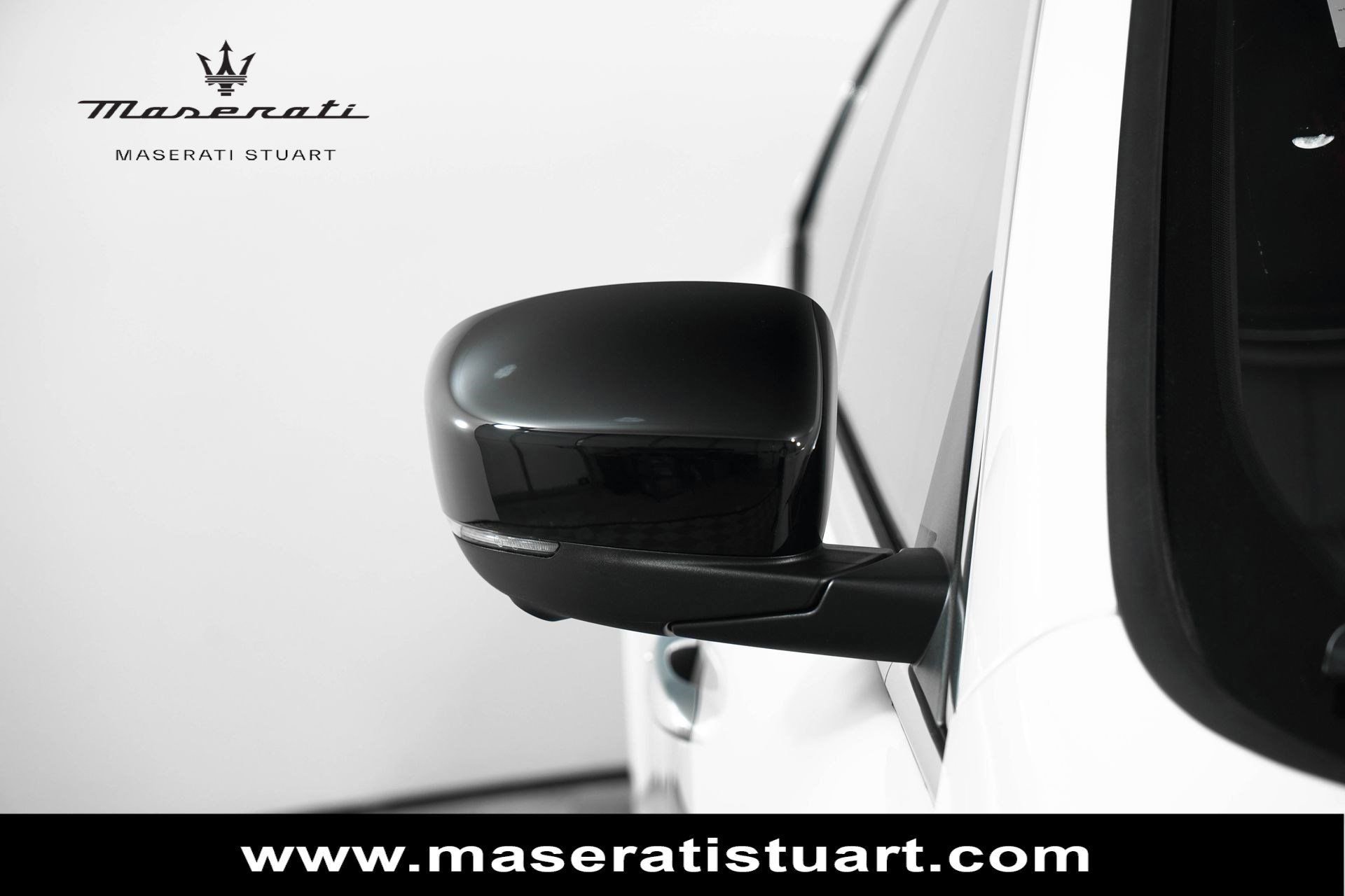 New 2024 Maserati Levante GT Ultima image 17