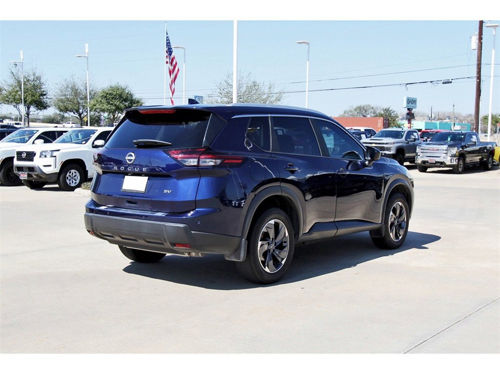Used 2024 Nissan Rogue SV w/ SV Premium Package image 6