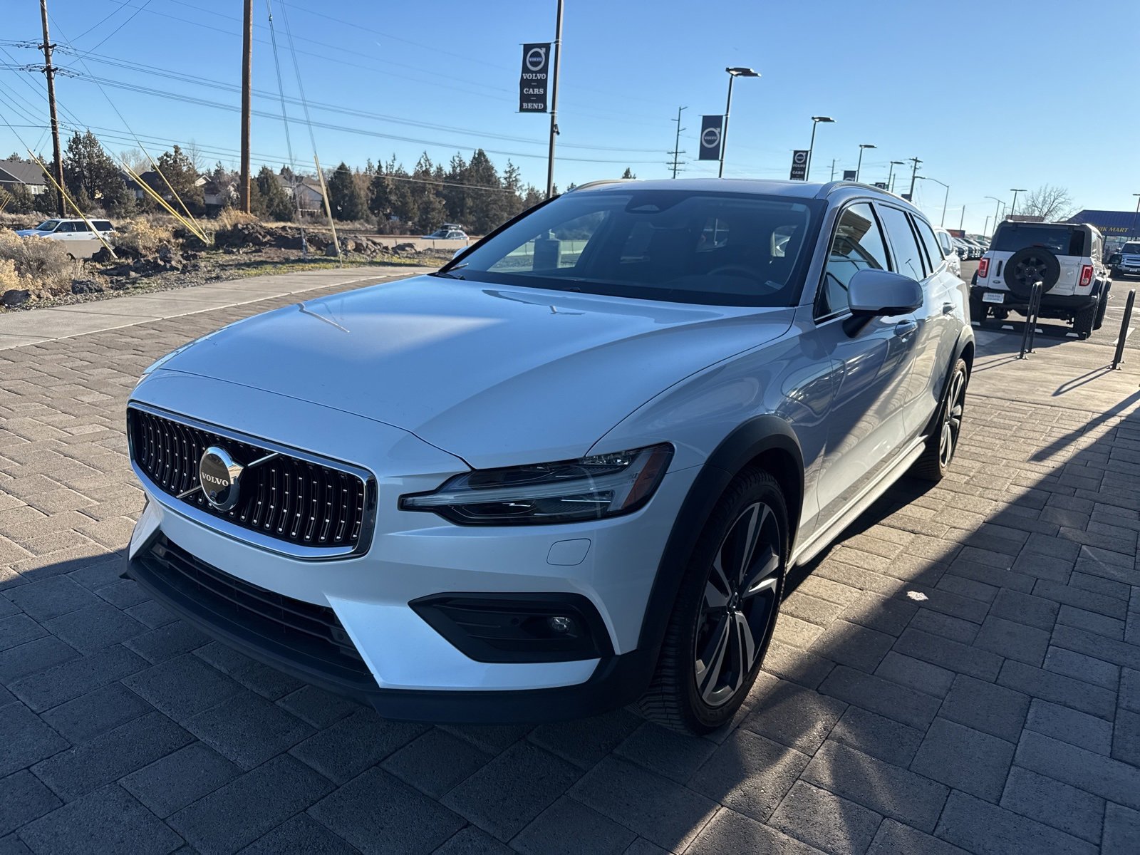 Used 2024 Volvo V60 B5 Cross Country Plus video 2