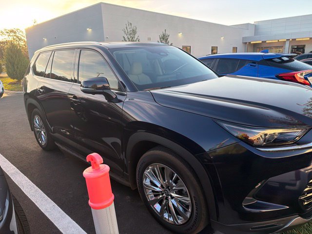 Used 2025 Toyota Grand Highlander AWD image 8