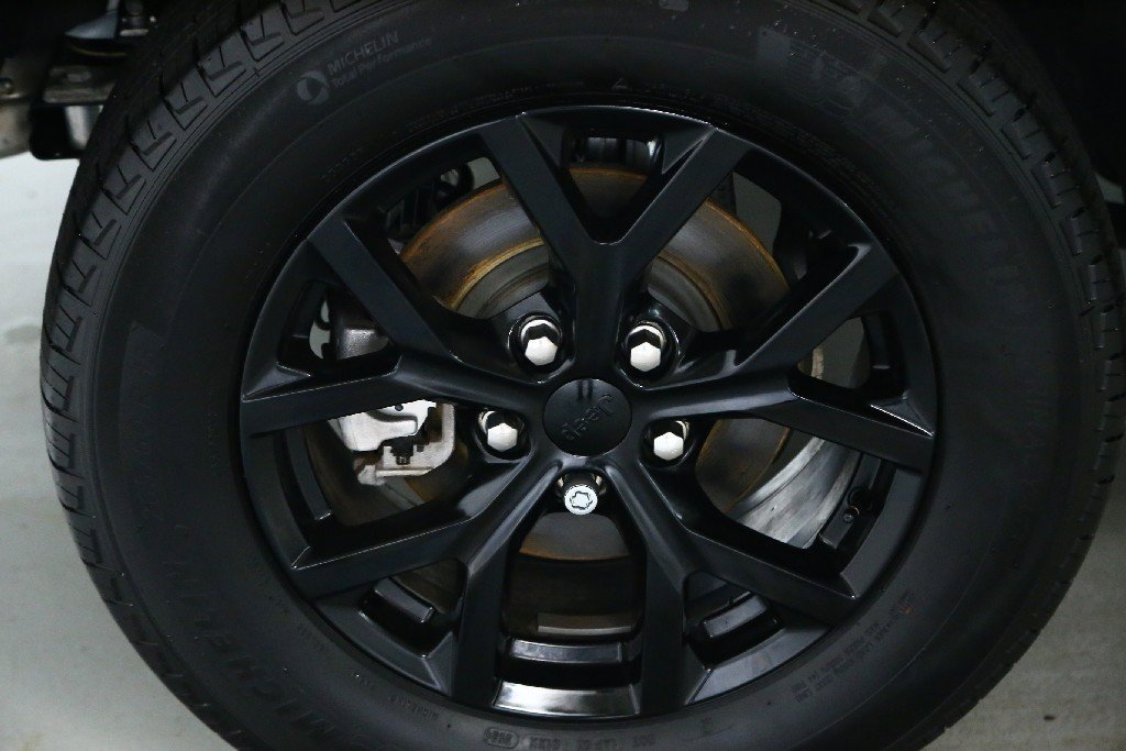 Used 2025 Jeep Grand Cherokee Altitude image 12