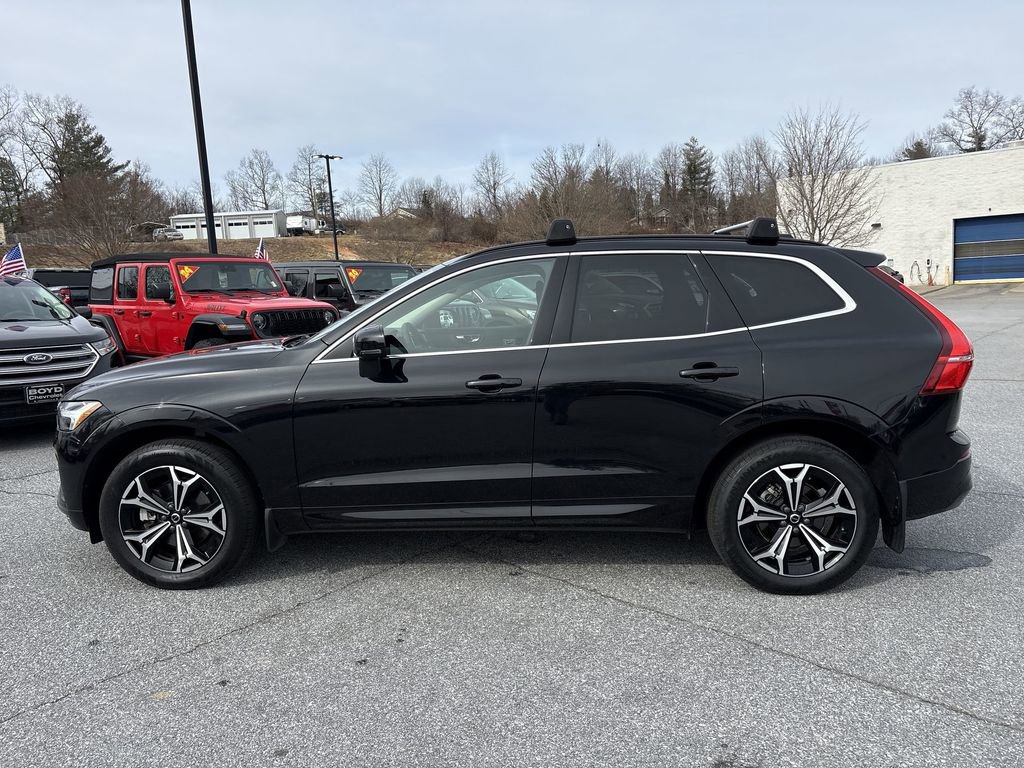 Used 2022 Volvo XC60 B5 Momentum w/ Climate Package image 6