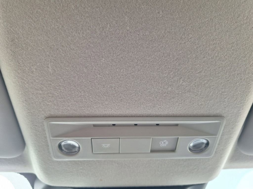 Used 2025 Nissan Kicks SV w/ Charging Package FWD image 19