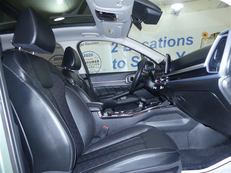 Used 2025 Kia Sorento SX AWD/4WD image 9
